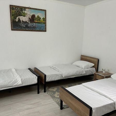 Hostel,Halal Хостел,Халал Tokmok ภายนอก รูปภาพ
