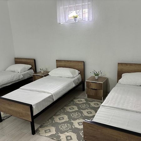 Hostel,Halal Хостел,Халал Tokmok ภายนอก รูปภาพ