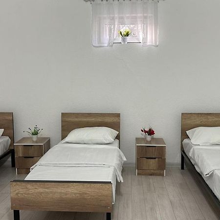 Hostel,Halal Хостел,Халал Tokmok ภายนอก รูปภาพ
