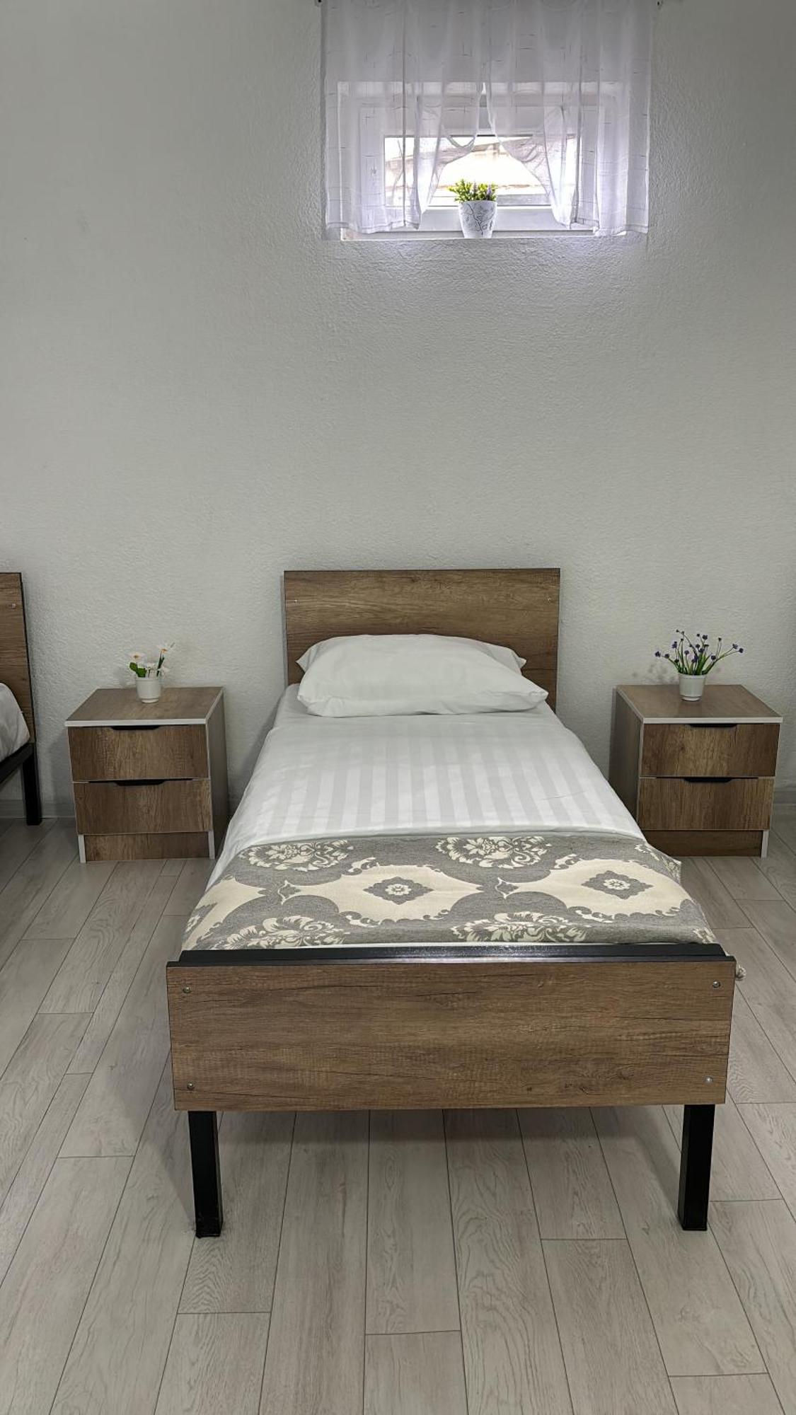 Hostel,Halal Хостел,Халал Tokmok ภายนอก รูปภาพ