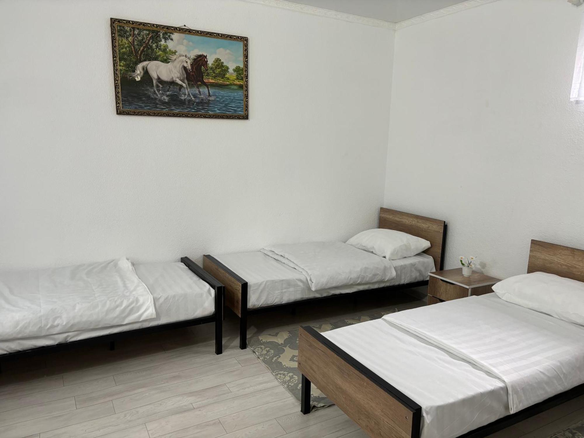 Hostel,Halal Хостел,Халал Tokmok ภายนอก รูปภาพ