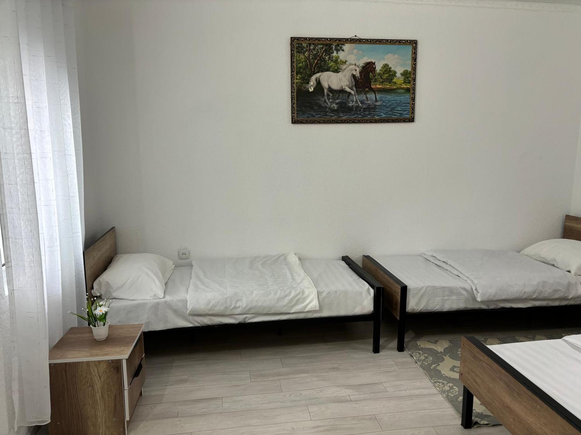 Hostel,Halal Хостел,Халал Tokmok ภายนอก รูปภาพ