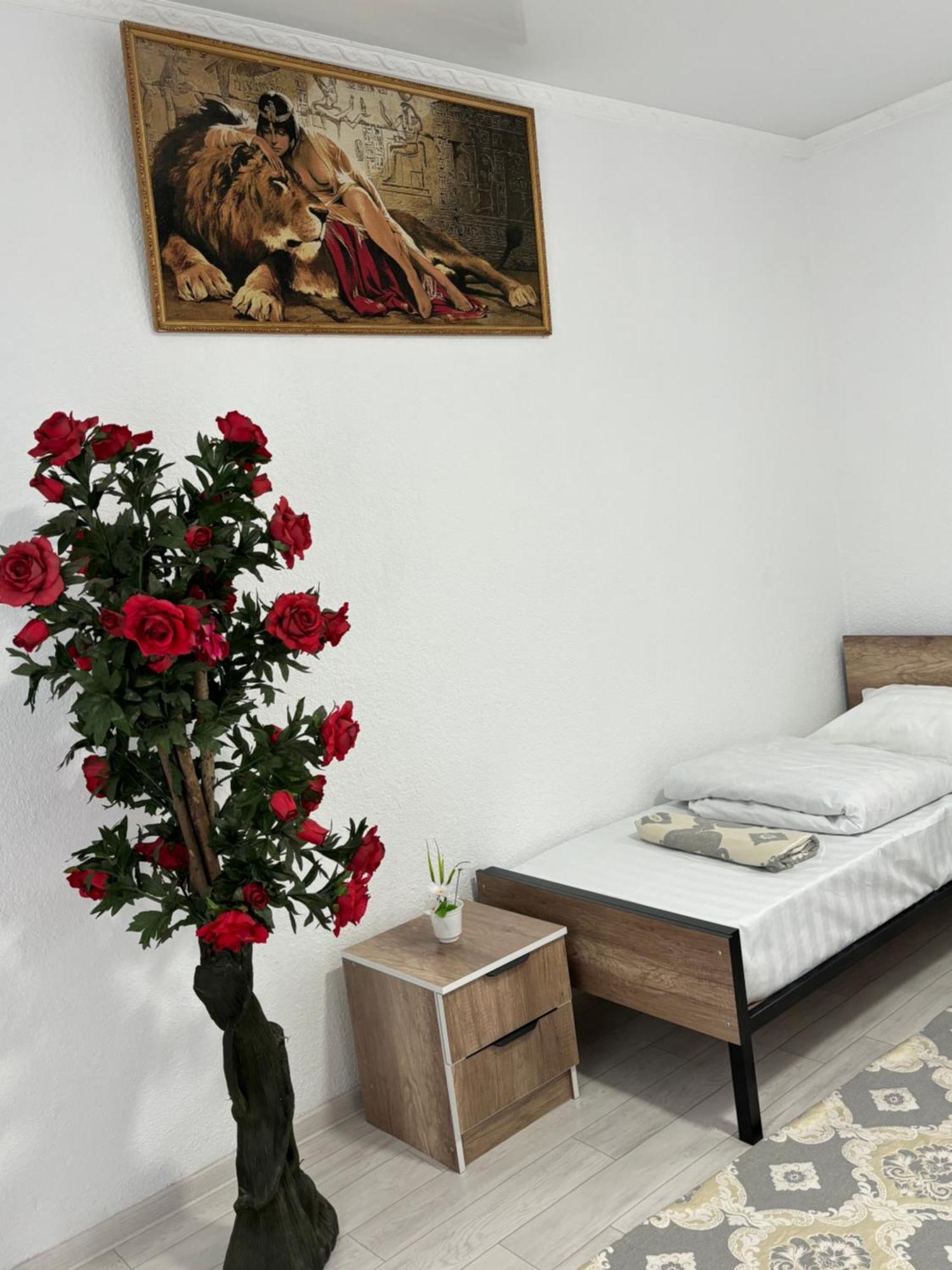 Hostel,Halal Хостел,Халал Tokmok ภายนอก รูปภาพ