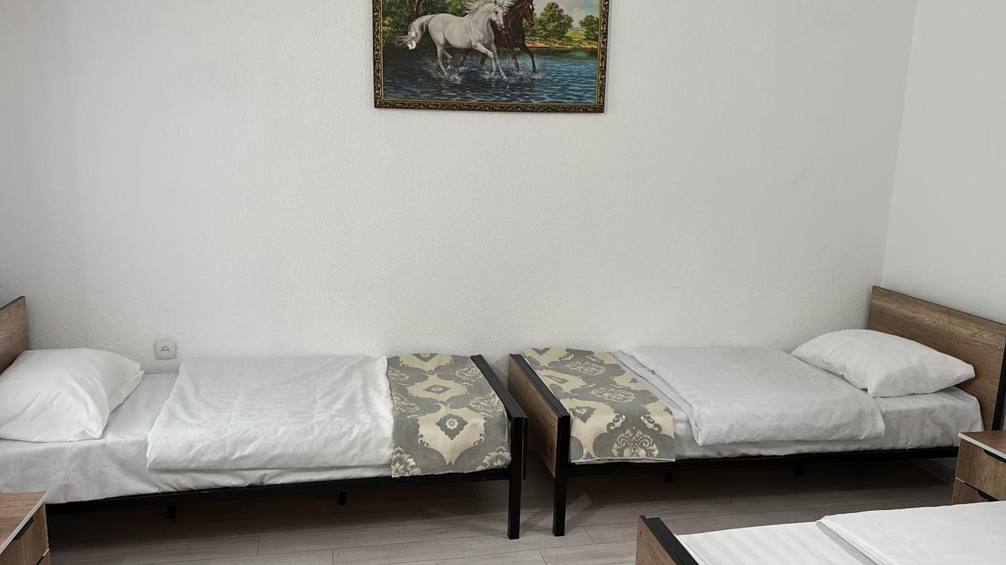 Hostel,Halal Хостел,Халал Tokmok ภายนอก รูปภาพ