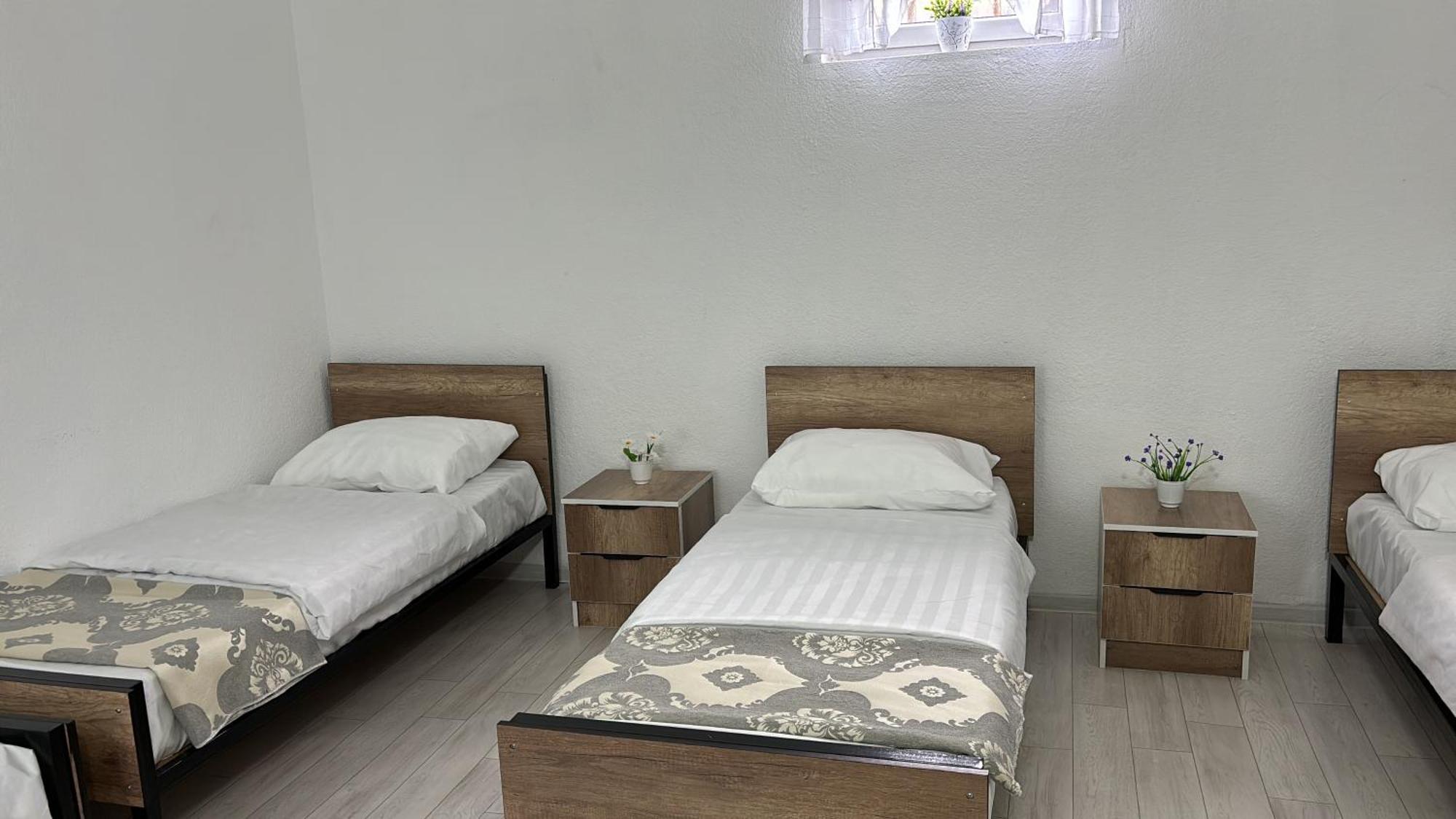 Hostel,Halal Хостел,Халал Tokmok ภายนอก รูปภาพ