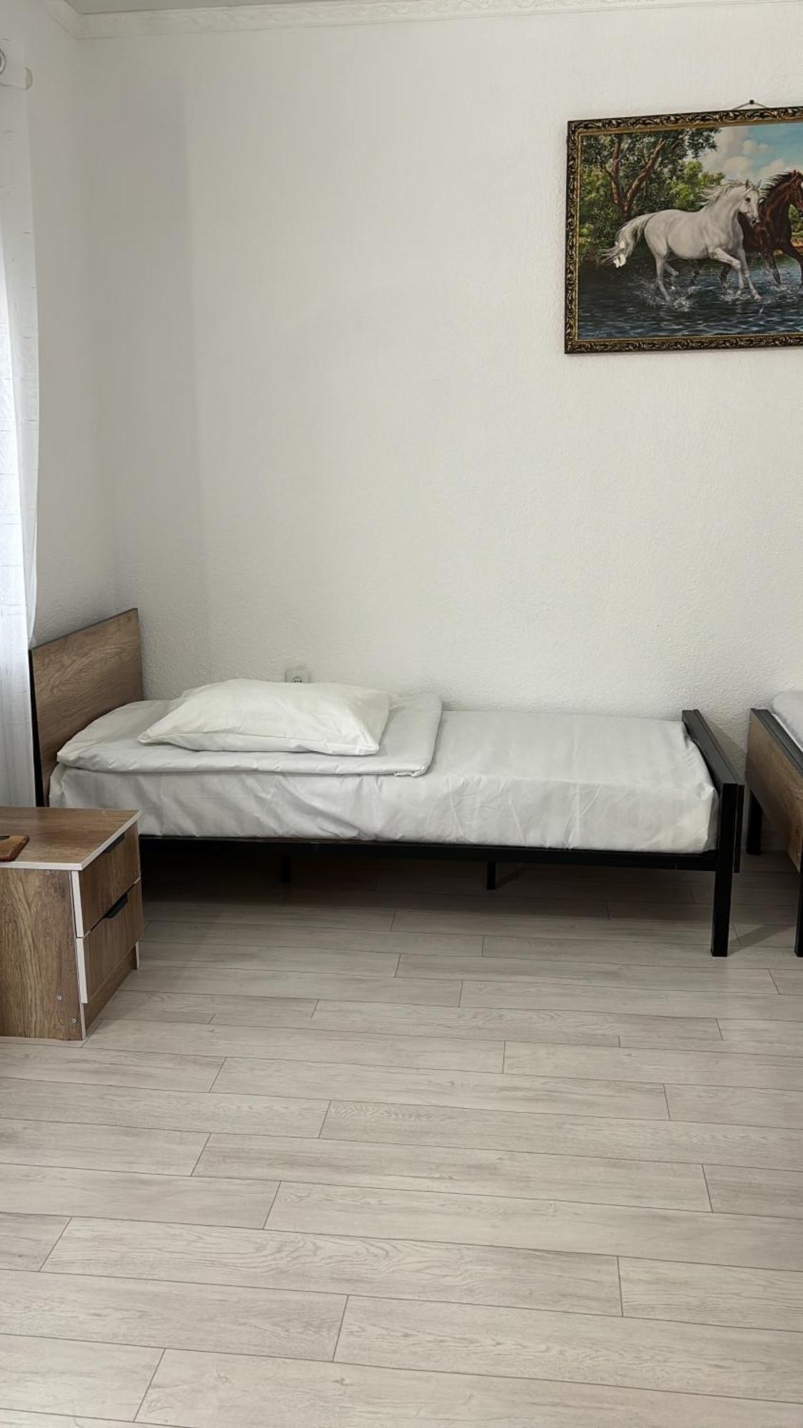 Hostel,Halal Хостел,Халал Tokmok ภายนอก รูปภาพ