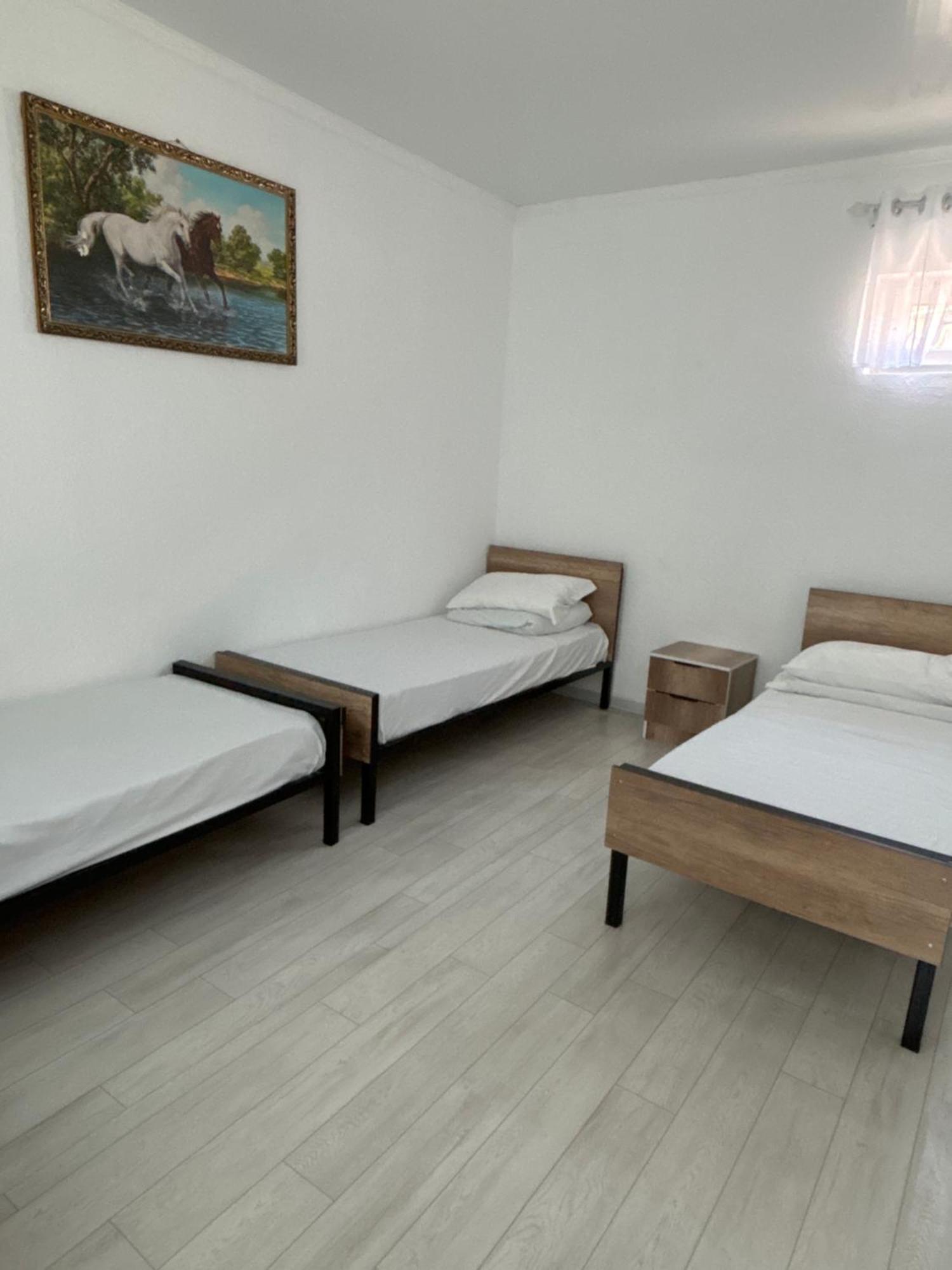 Hostel,Halal Хостел,Халал Tokmok ภายนอก รูปภาพ