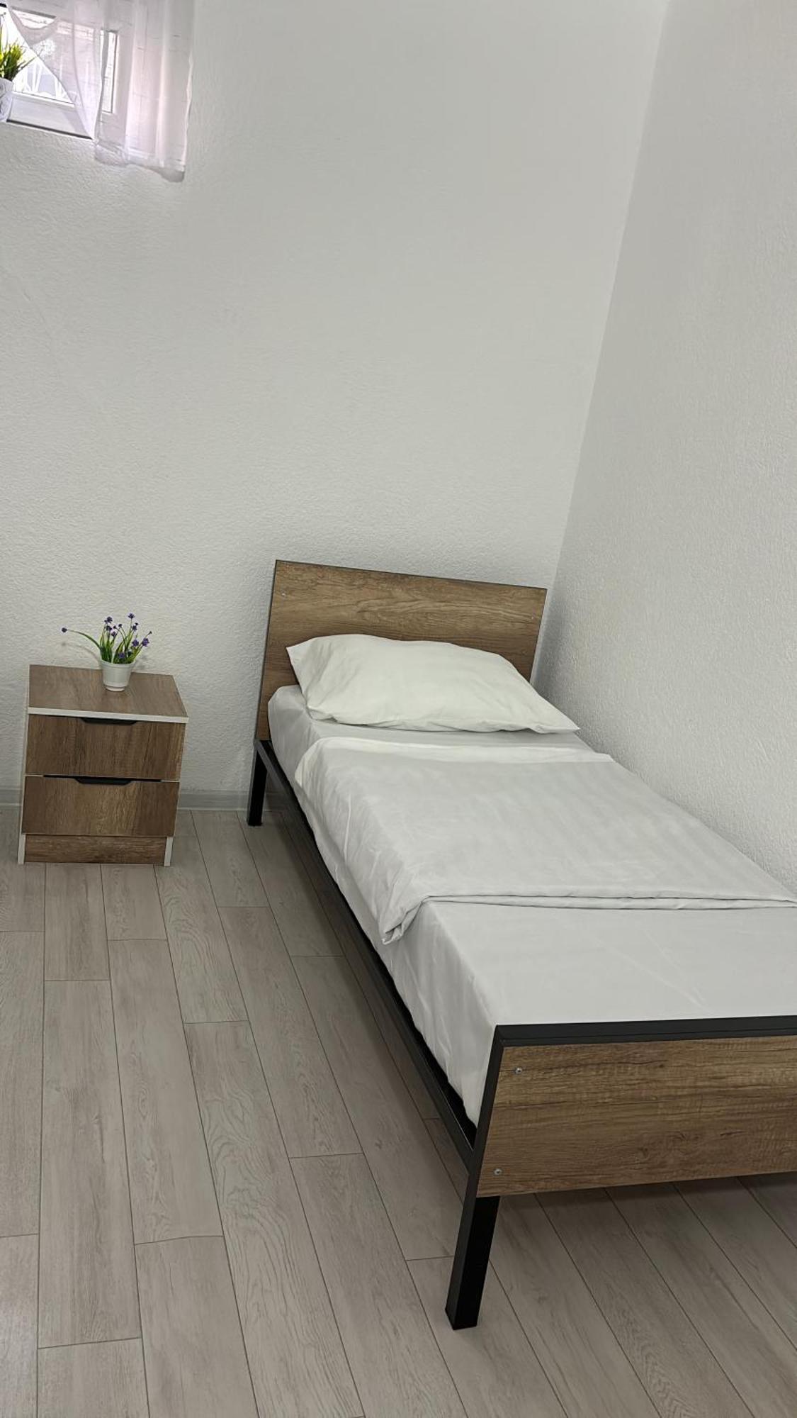 Hostel,Halal Хостел,Халал Tokmok ภายนอก รูปภาพ