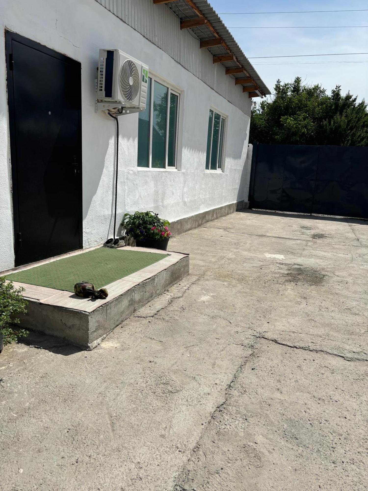 Hostel,Halal Хостел,Халал Tokmok ภายนอก รูปภาพ
