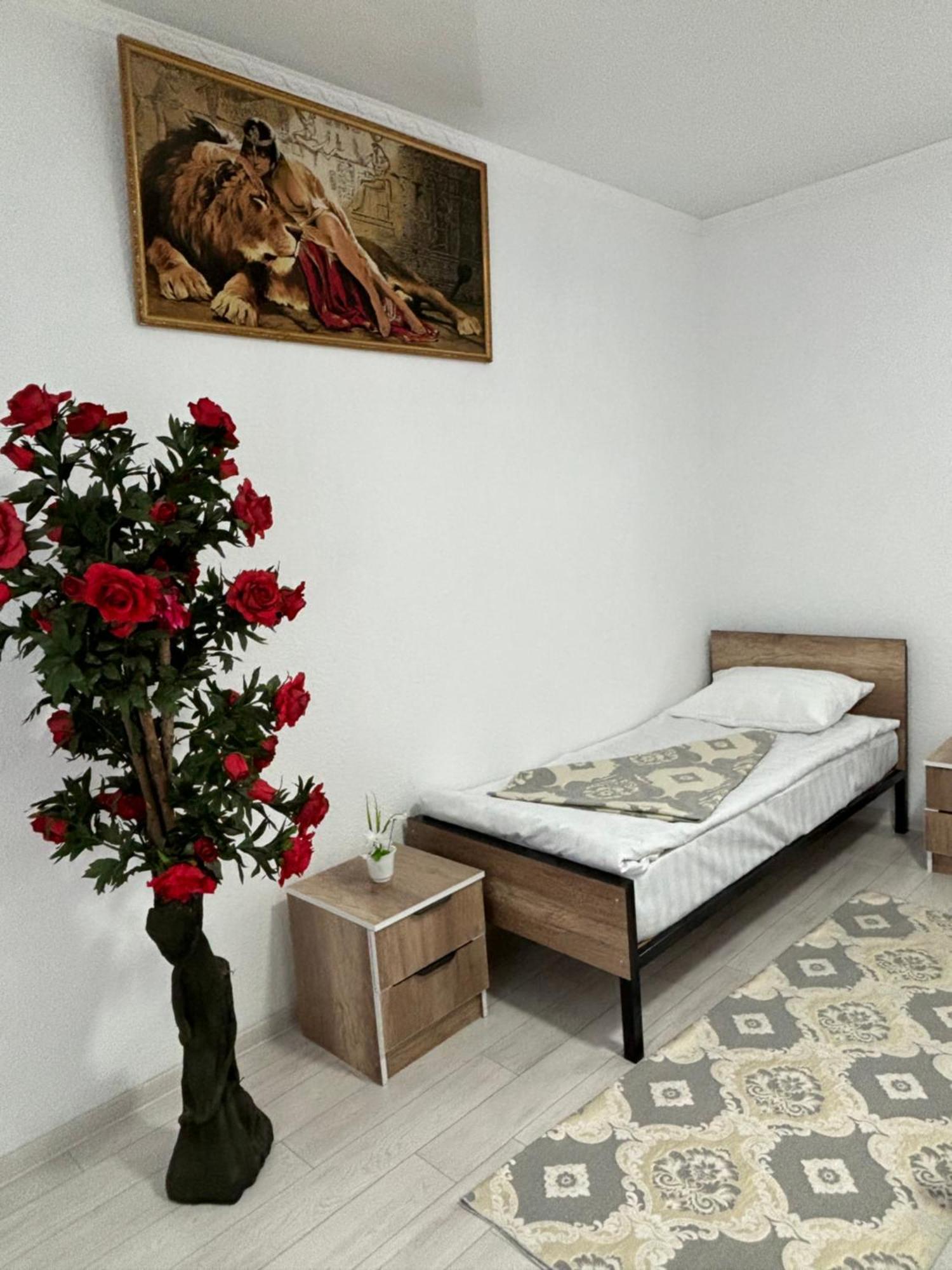 Hostel,Halal Хостел,Халал Tokmok ภายนอก รูปภาพ