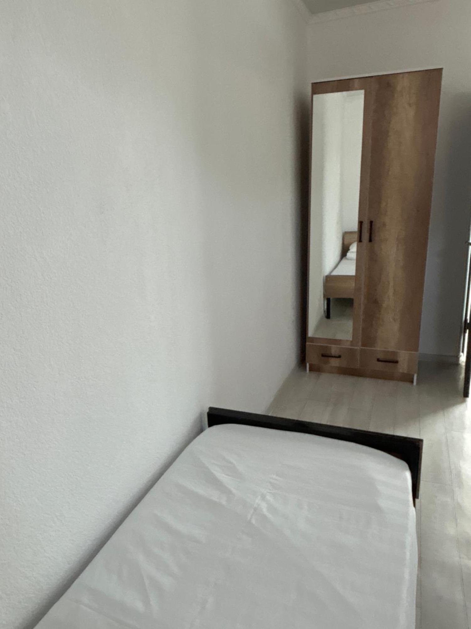 Hostel,Halal Хостел,Халал Tokmok ภายนอก รูปภาพ