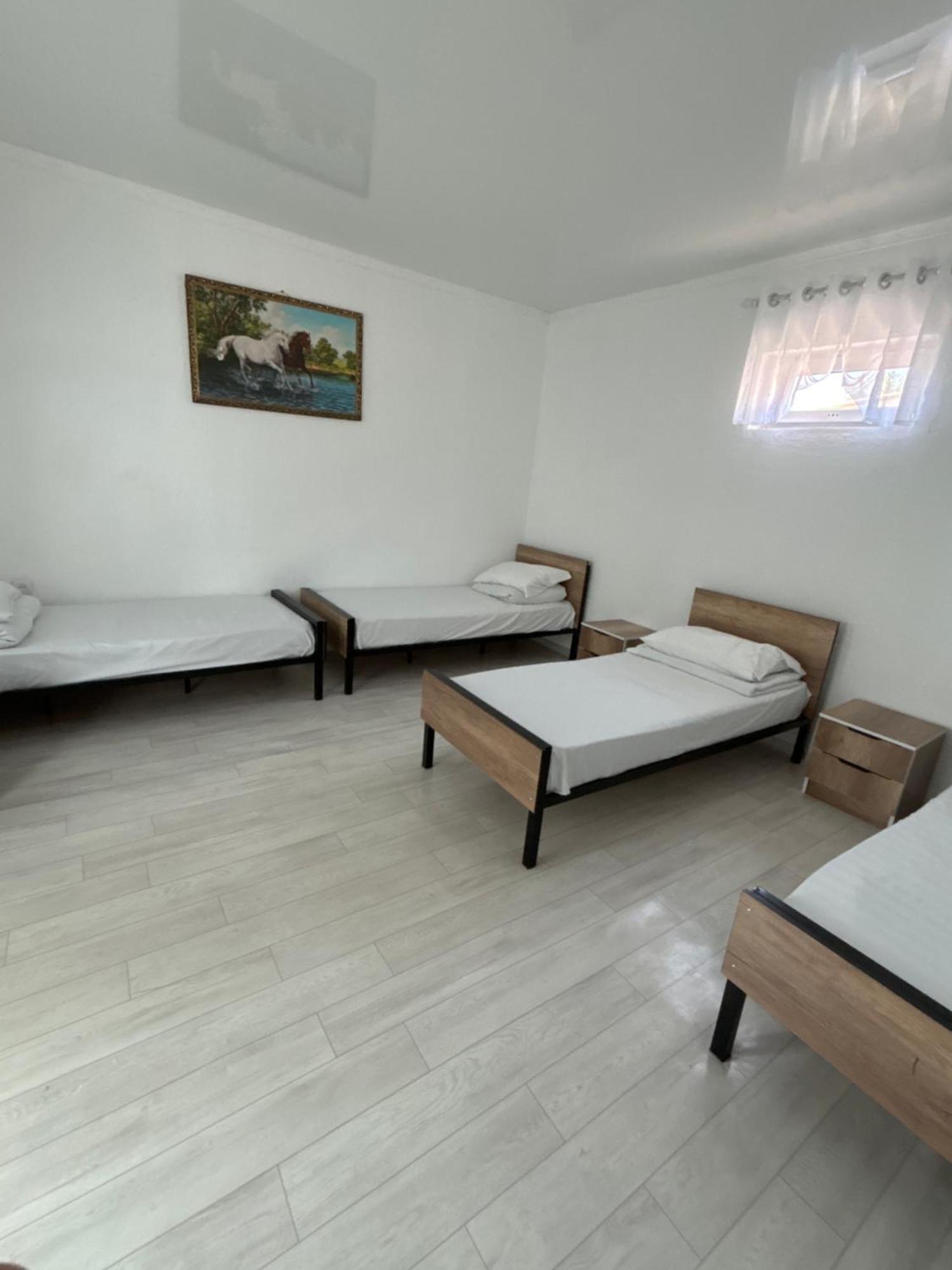 Hostel,Halal Хостел,Халал Tokmok ภายนอก รูปภาพ