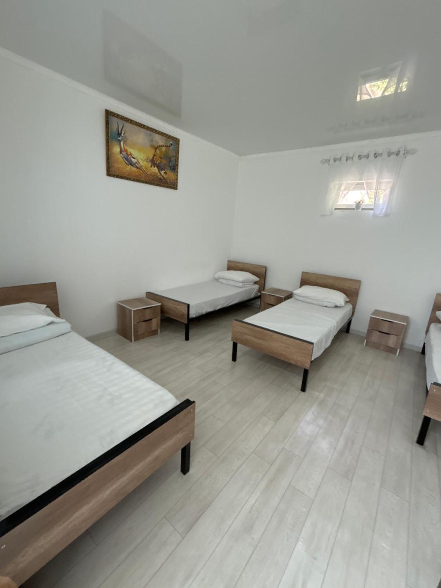 Hostel,Halal Хостел,Халал Tokmok ภายนอก รูปภาพ