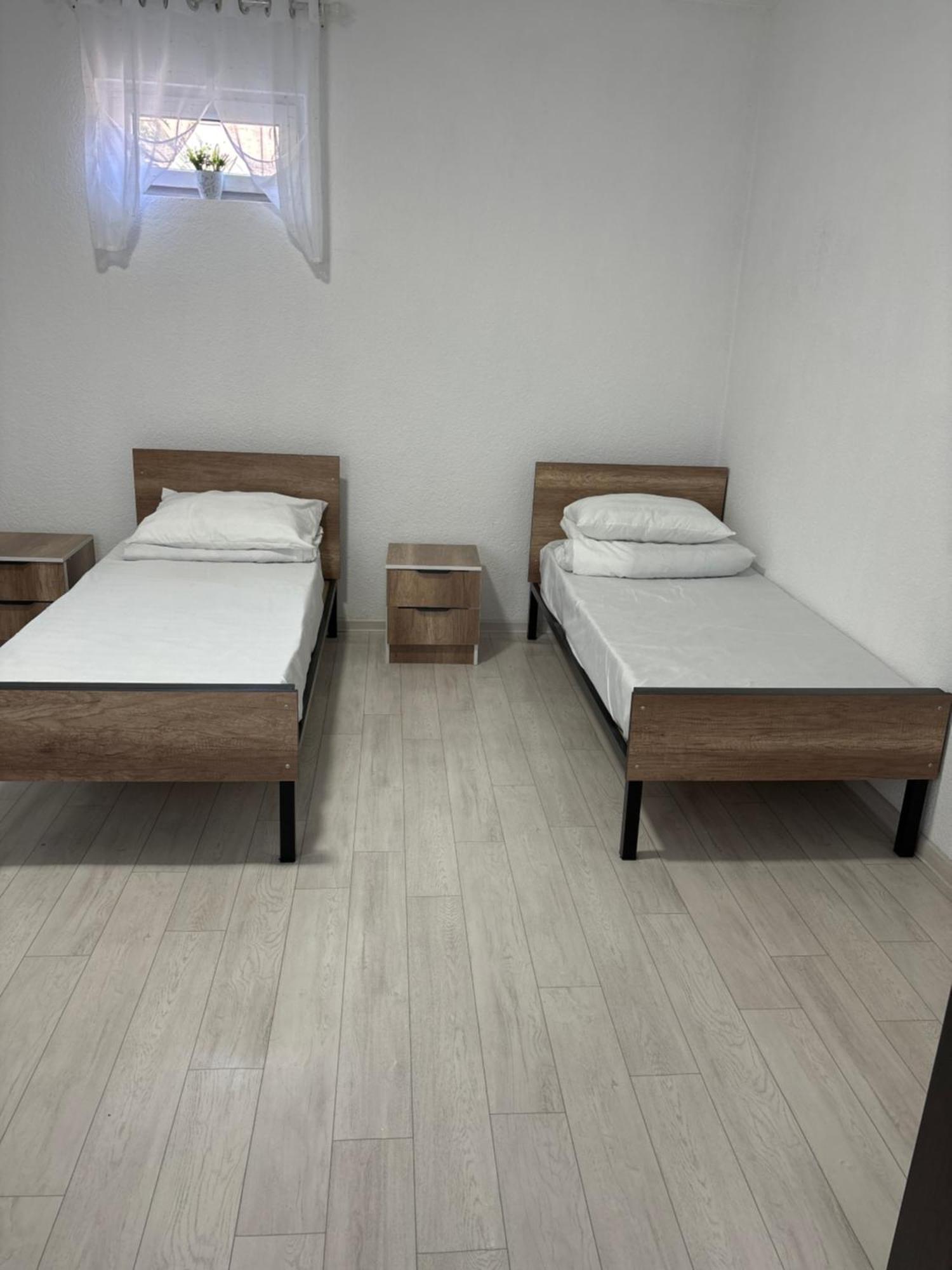 Hostel,Halal Хостел,Халал Tokmok ภายนอก รูปภาพ