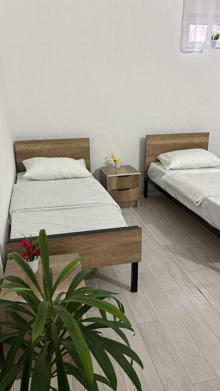 Hostel,Halal Хостел,Халал Tokmok ภายนอก รูปภาพ